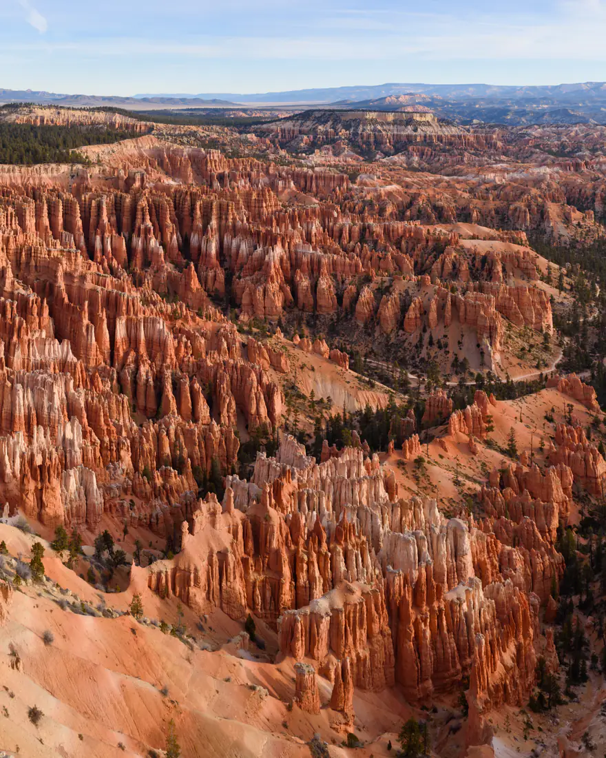 The hoodoo amphitheater of Bryce Canyon from Inspiration Point